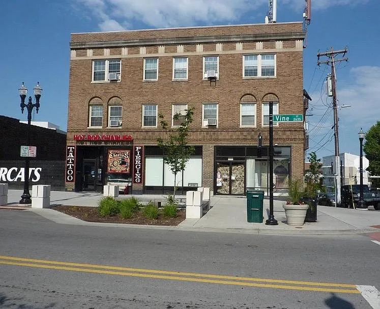 7 W Charlton St #301