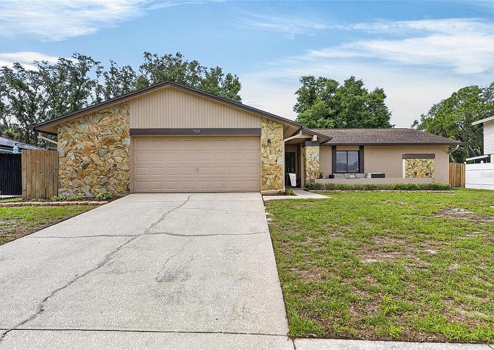 1st image of 703 Isleton Dr