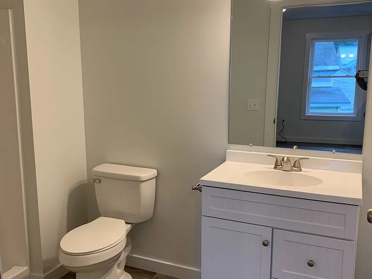66 Upper Main St — Photo 10