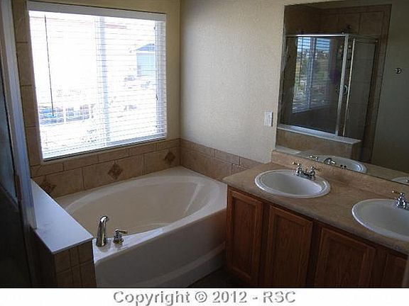 5th image of 1811 Maddees Way