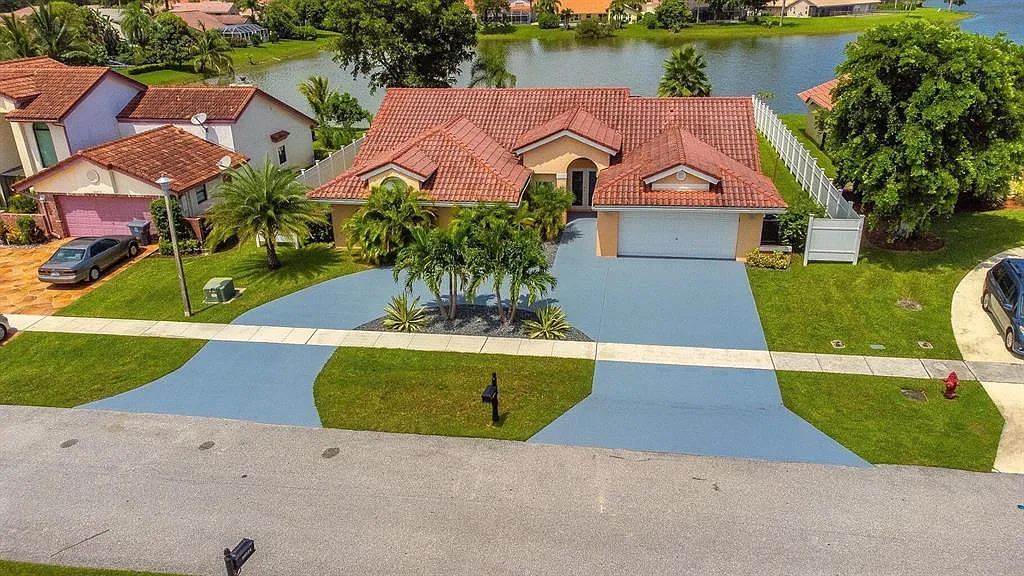 4 bed, 2306 sqft, $6,500 — Photo 4