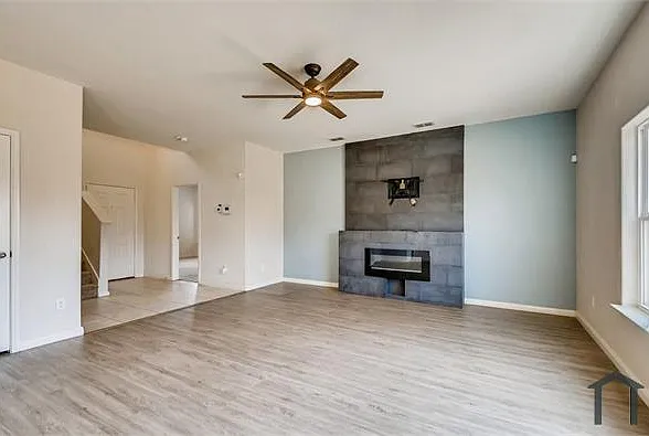 4 bed, 2174 sqft, $3,350 — Photo 3