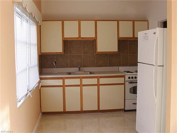4th image of 1110 Vineyard Pl