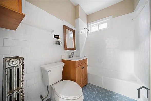 46 Astoria St #3 — Photo 8