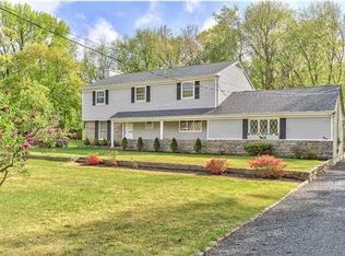 33 Baldwin Ave, Morganville, NJ 07751