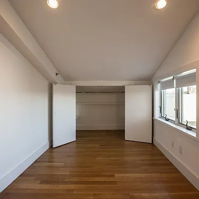 Rented by Nooklyn NYC LLC | media 59