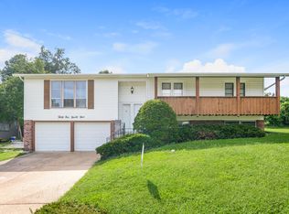 3199 Donnycave Ln, Maryland Heights, MO 63043