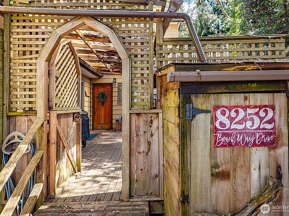3rd image of 8252 Beach Way Drive