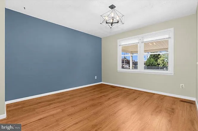 1268 Delbert Ave — Photo 12