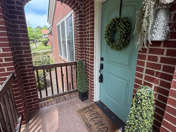 2nd image of 411 Ridgecrest Dr