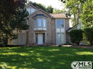 29319 Glenbrook Dr, Farmington Hills, MI 48331
