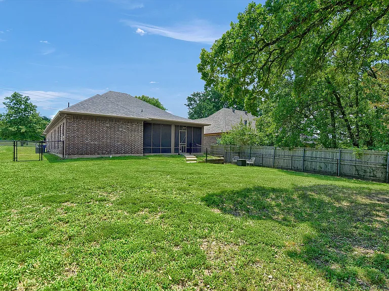 3101 S College Blvd — Photo 30