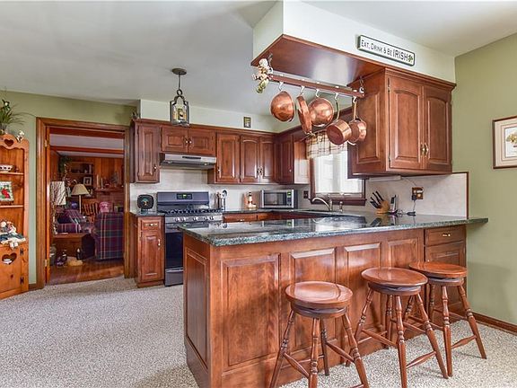 2nd image of 524 N Briarcliff Dr