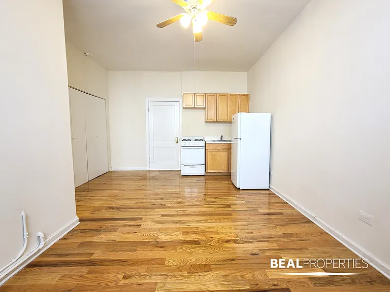 1050 West George St — Photo 11