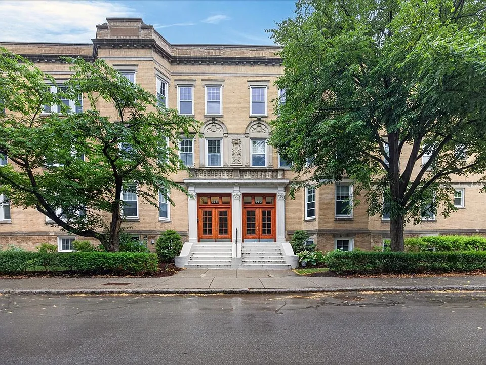 138 Sewall Ave #C