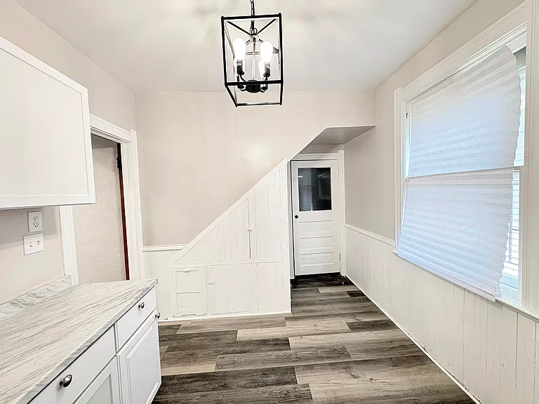 217 Everett St — Photo 8
