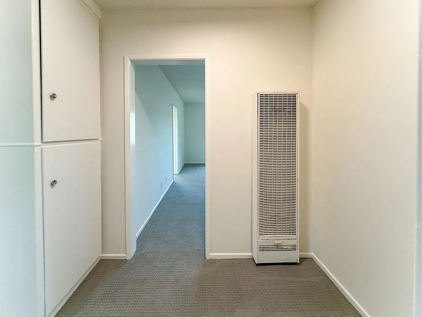 Prime Abbott Kinney Neighborhood 2 bed and 1 bath in Venice Plus Garage Parking for additional $500 — Photo 4
