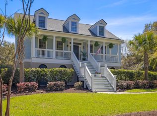 1367 N Edgewater Dr, Charleston, SC 29407
