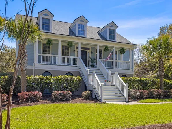 1367 N Edgewater Dr, Charleston, SC 29407