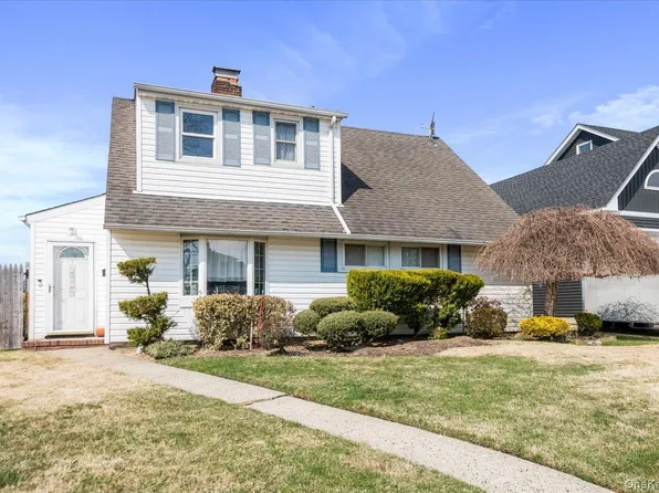 38 Celestial Lane, Levittown, NY 11756