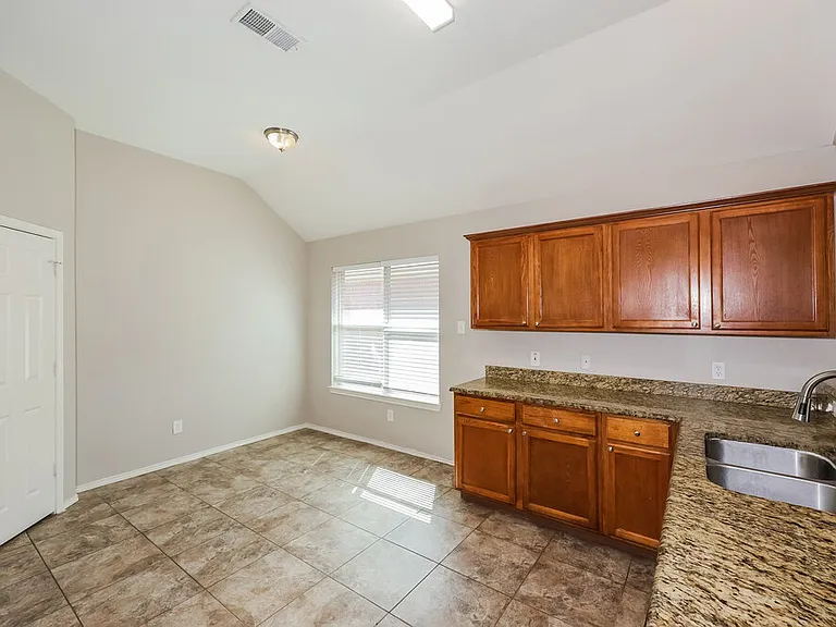 7305 Sierra Way — Photo 8