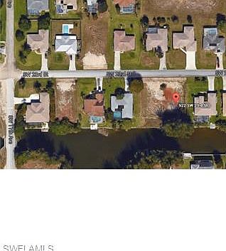 2nd image of 922 SW 23rd St