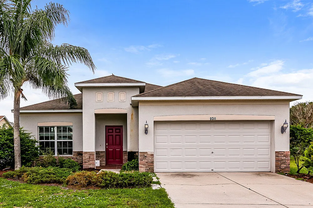 4 bed, 2.0 bath, 1900 sqft, $2,390 — Photo 1