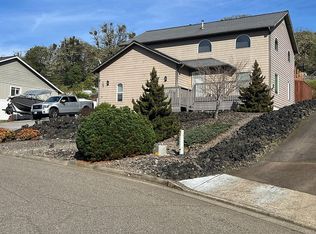 187 N View Dr, Roseburg, OR 97470