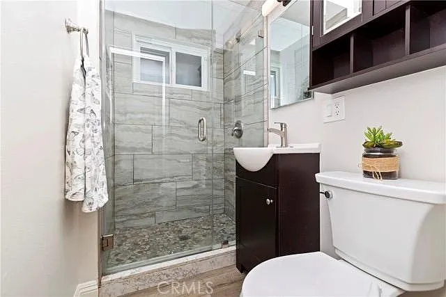 484 Glenhill Dr — Photo 11