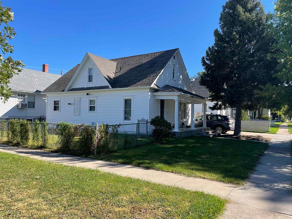 2nd image of 521 W B St