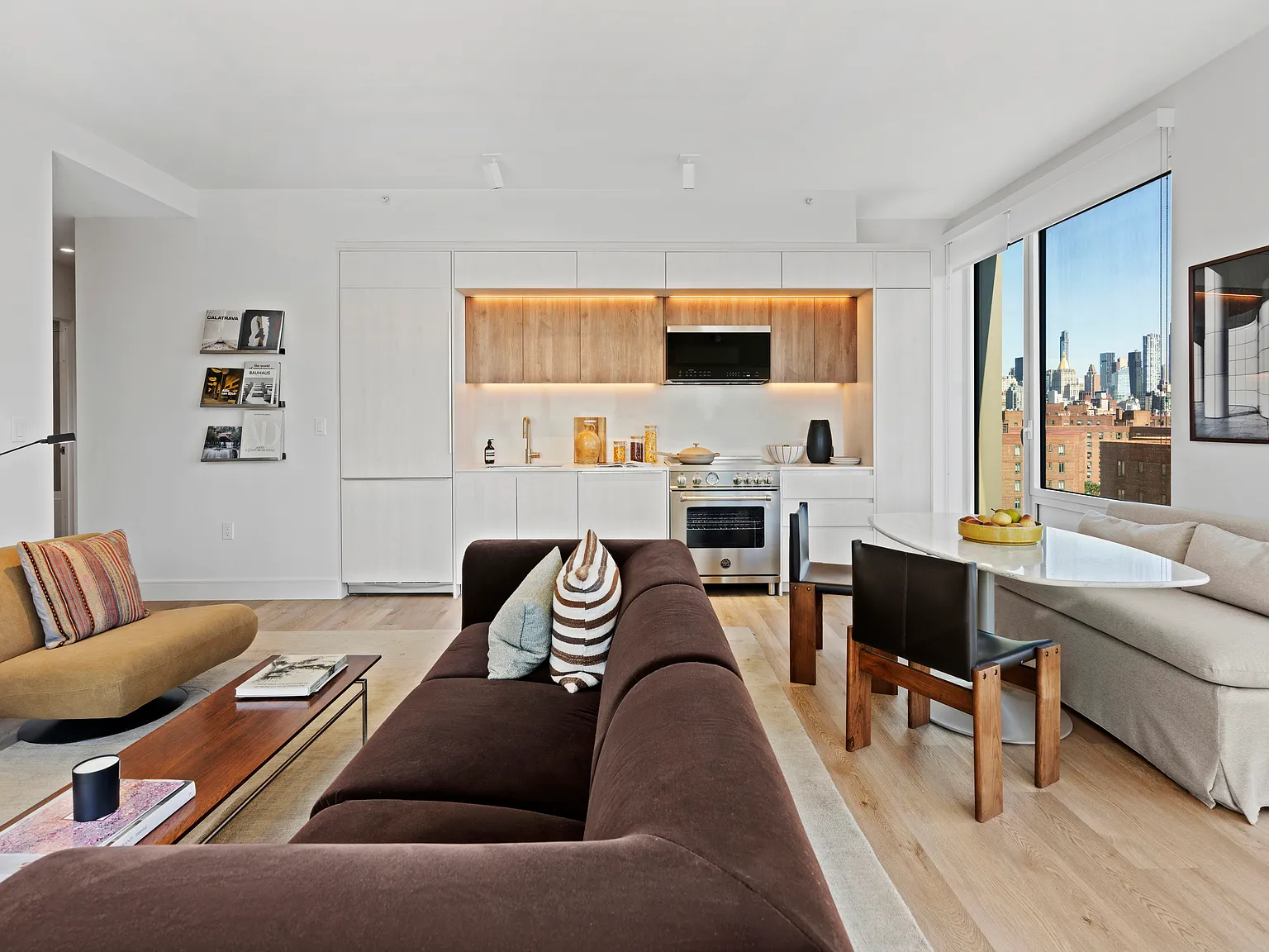 644 East 14th Street — Photo 2