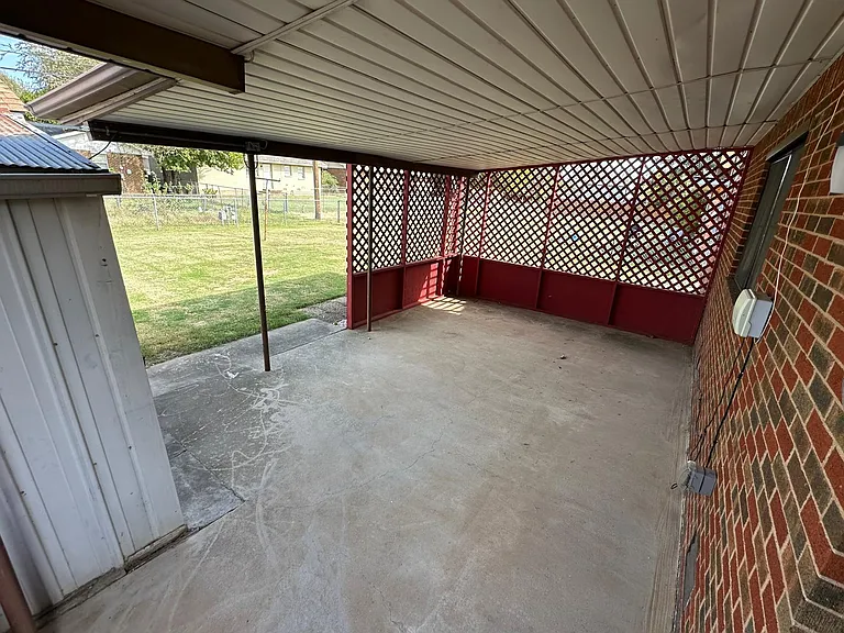 4313 NW Hoover Ave — Photo 19