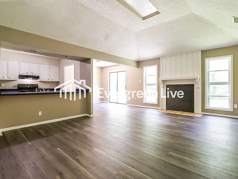4304 Lady Slipper Ln — Photo 3