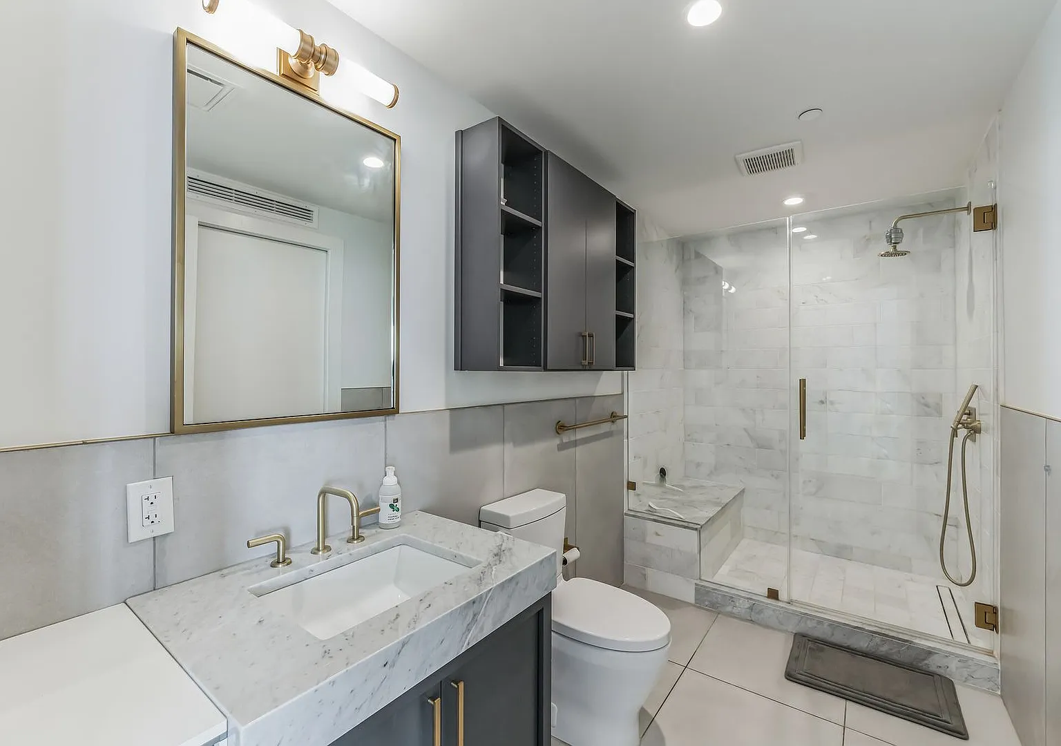 Downtown Austin Condo On Rainey Street!! 1 Bedroom 1 Bath - Fully Furnished — Photo 4