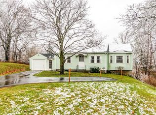 856 Quaker Rd, East Aurora, NY 14052