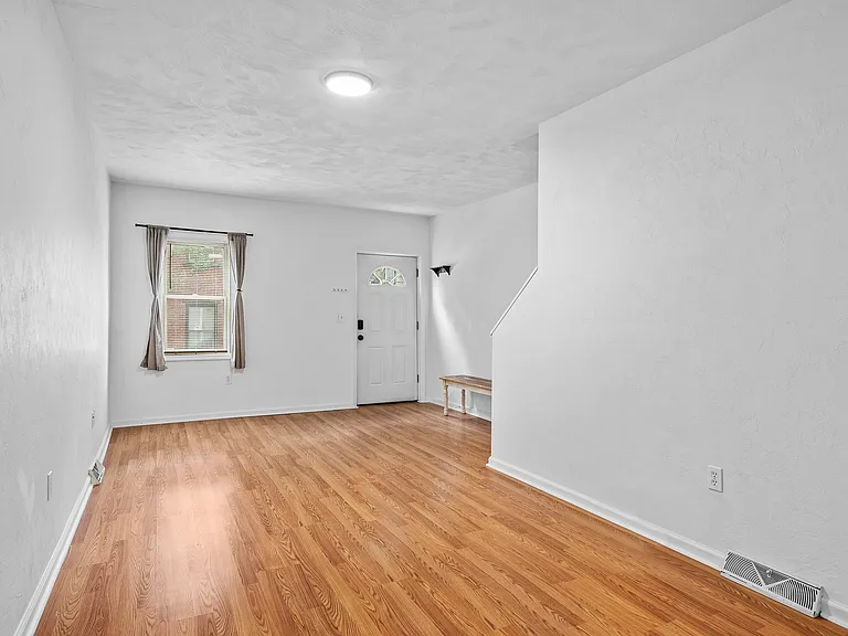 1304 Breed St — Photo 5