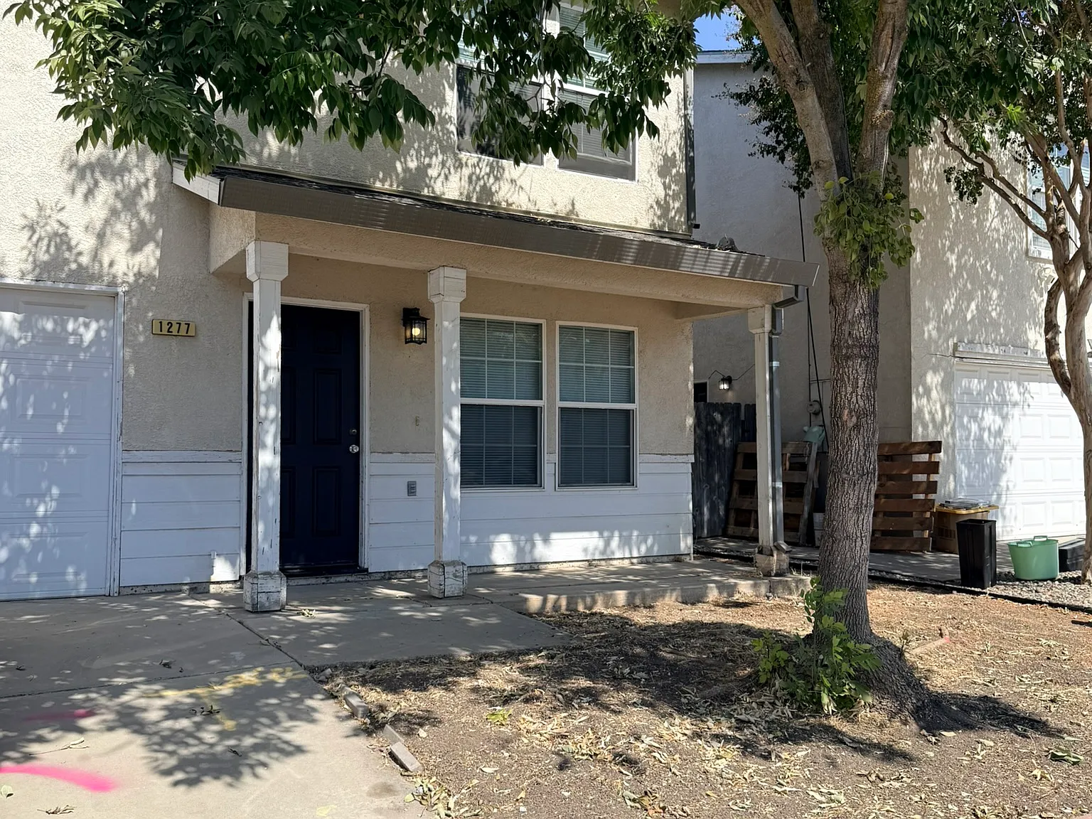 3 bed, 2.5 bath, 2352 sqft, $2,200 — Photo 2