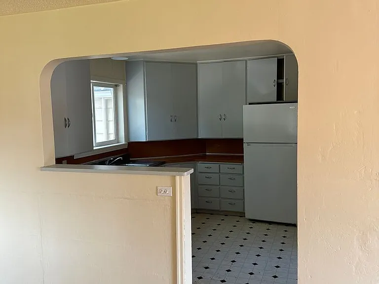 401 SE 3rd St — Photo 8