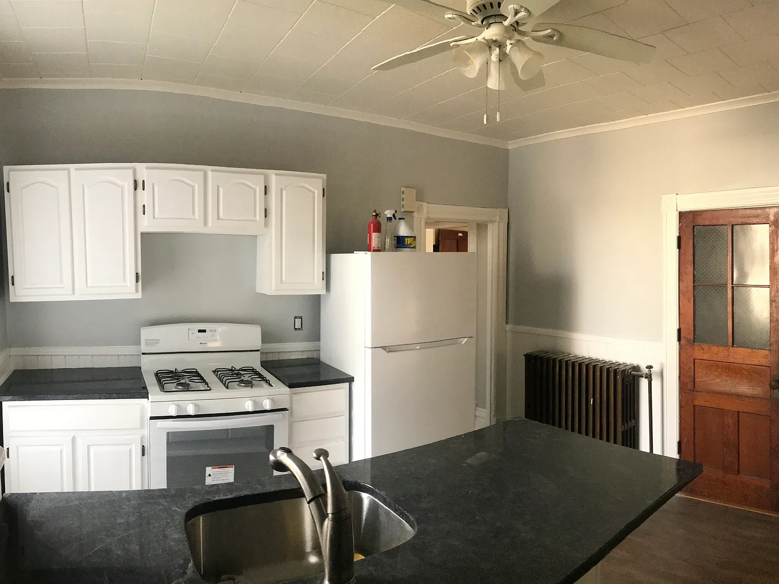 3 bed, 1300 sqft, $1,800 — Photo 3