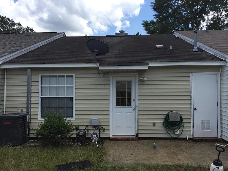 3875 Gaffney Loop — Photo 3