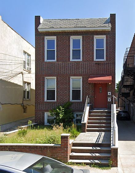 1st image of 2933 Jordan St Floor 1