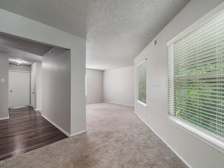 Shadow Ridge — Photo 12