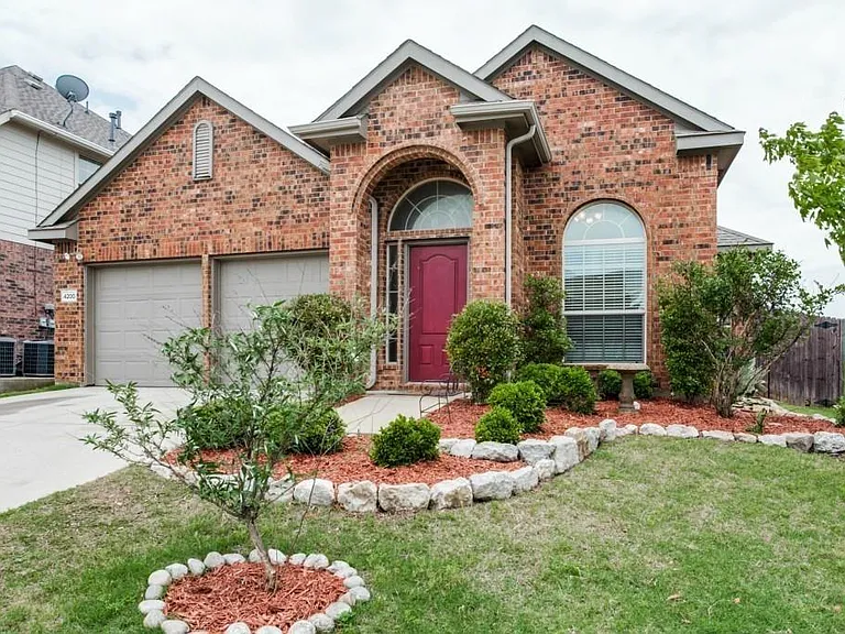 4200 Mesa Dr — Photo 1