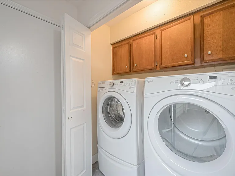 12127 Carriage Hill Dr — Photo 17