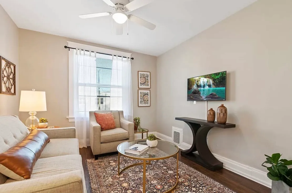 3 bed, 1500 sqft, $2,100 — Photo 3