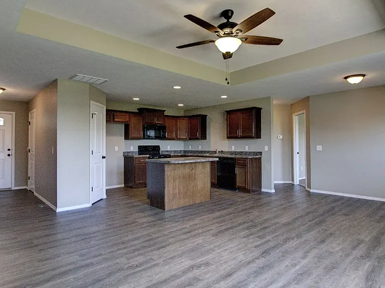 496 W Grace St — Photo 3
