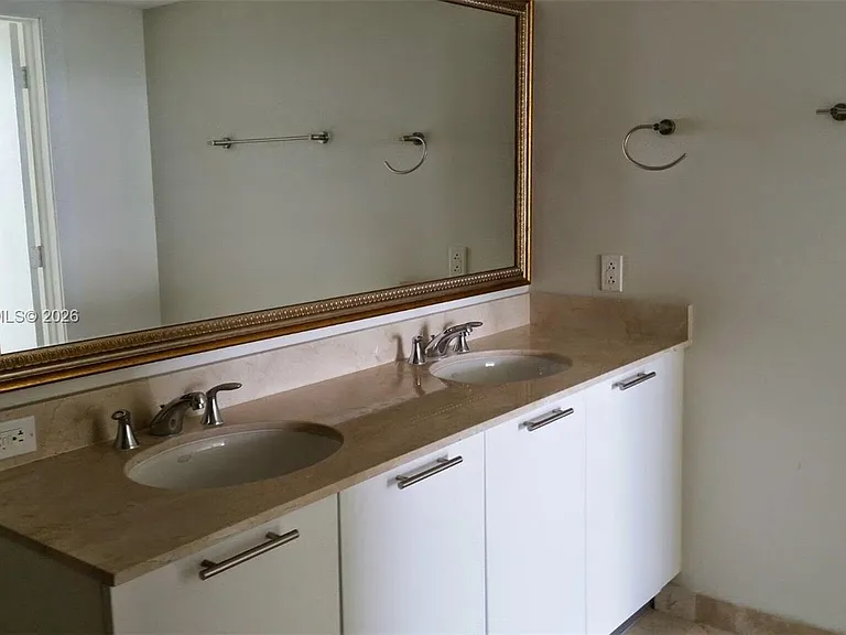 1800 N Bayshore Dr #3310 — Photo 7