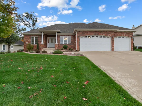 1433 Rainy Brook Way, Crown Point, IN 46307