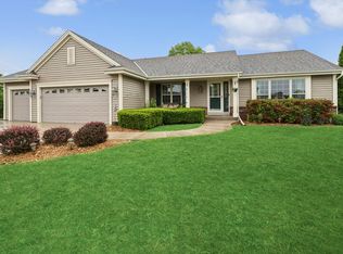 905 Susan Ct, Elkhorn, WI 53121