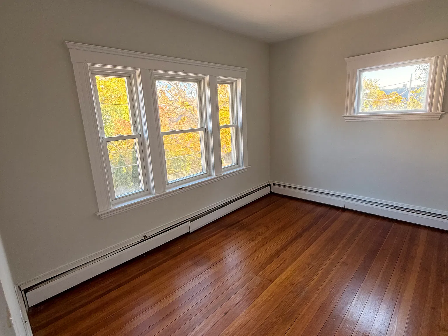 3 bed, 1100 sqft, $3,246 — Photo 4
